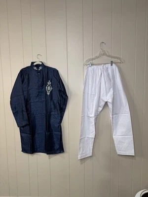 Chicos Shalwar Kameez Pakistaní Foto 1 de 4