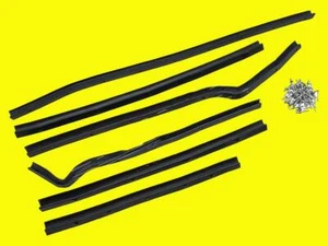 Land Rover Series 2/2A/3 LH Front Door Seal Kit (6 pieces & Rivets) DA1495 - Picture 1 of 2