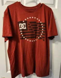 DC Shoes Red Burgandie Large Flag Short Sleeve T-Shirt - Picture 1 of 10