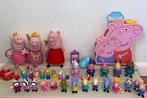 Peppa Pig Bundle Lot 35+ Figures Carrying Case Plush *Added 4 More! See Pic Cover