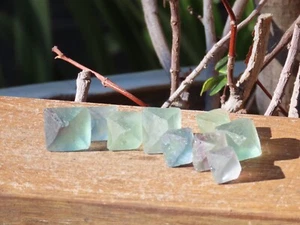 2 piezas Fluorita Octaedros Pieza de Cristal 20mm - 30mm - Omni New Age - Imagen 1 de 3