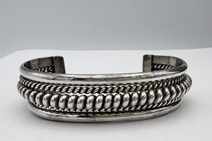 Brazalete trenzado de plata de ley Nora Tahe Navajo 44,2 gramos - Imagen 1 de 8