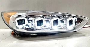 Ford Focus 2015-2018 halógeno cromado con faro LED DRL faro lado del pasajero - Imagen 1 de 8