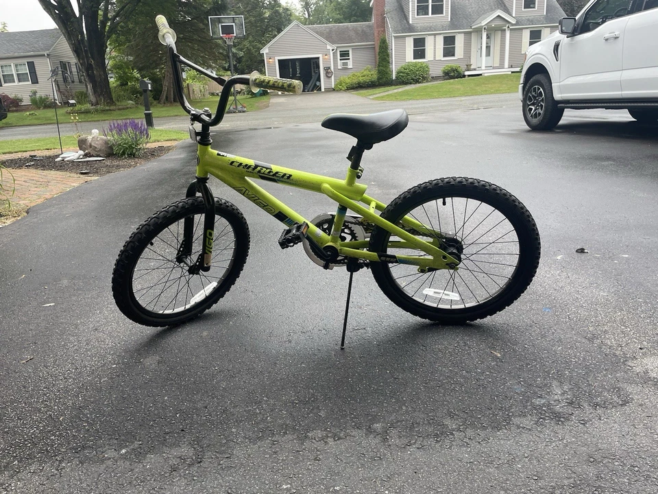 Bicicleta BMX Mongoose R0964TR 20" para niño - verde Foto 1 de 2