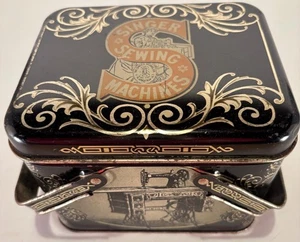 VINTAGE "SINGER NÄHMASCHINE" BLECHDOSE MIT DBL. GRIFFE 6 ZOLL X 5 ZOLL X 4,75 ZOLL - Bild 1 von 6