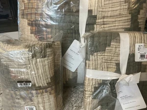 Pottery Barn Wesley Reversible Quilt King/ Cal King + 2 king shams-NIP - Picture 1 of 3