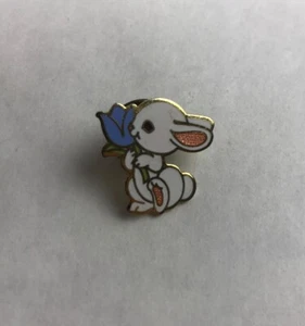 Bunny Rabbit and Blue Tulip Hallmark Collectible Souvenir Pin 1983 3/4" - Picture 1 of 2
