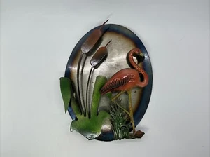 Pájaro flamenco de metal cortado con láser en cañas colgante de pared ovalado estilo MCM - Imagen 1 de 8