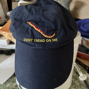 HAT WITH A SNAKE & DONT TREAD ON ME ENBROIDERED ON FRONT Anvil - Picture 1 of 4