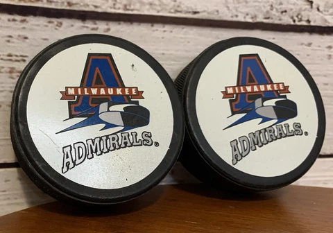 MILWAUKEE ADMIRALS Hockey Puck - A Logo - 2 Lindsay Pucks Cover