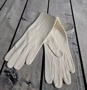 New Old Stock Triminghams Bros. sz. 6.5 Ivory Doeskin Leather Washable Gloves - Picture 1 of 5