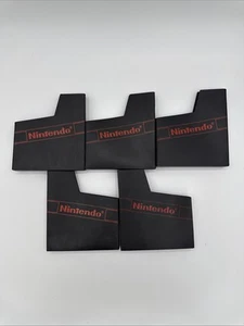 5 NES Nintendo Logo Staubschutzhüllen Schutzhüllen OEM Hüllen für Original Spiele  - Bild 1 von 9