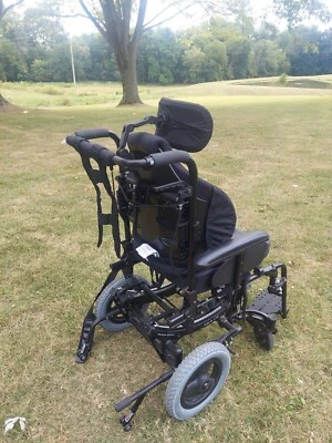 SILLA DE RUEDAS FREEDOM DESIGNS P R O CG INCLINABLE EN SU LUGAR VER FOTOS Y DESCRIPCIÓN Foto 1 de 4