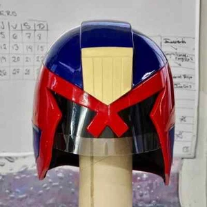 Casco de acero con disfraces inspirado en Judge Dredd Lawbringer casco usable - Imagen 1 de 7