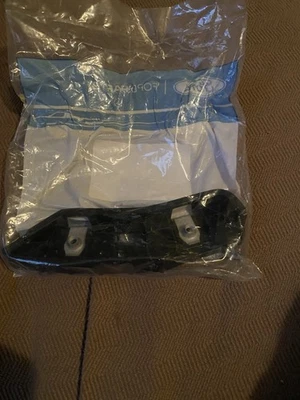 Retenedor de parachoques delantero derecho Lincoln Aviator 2020-2023 Foto 1 de 2