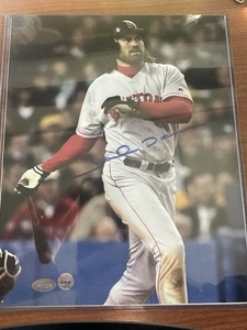 Johnny Damon Signed 8x10 Photo- JSA AUTHENTICATED- MLB- Boston Red Sox - Picture 1 of 3