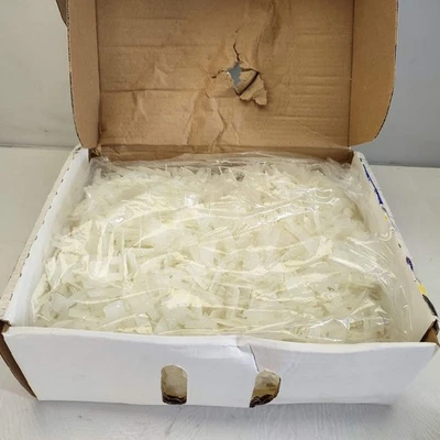 Pack of 1000 QEP LASH 1/16" Flat Tile Leveling Clip Levelling System Part A 9974 - Image 1 of 4