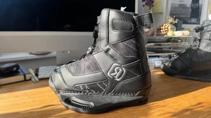 RONIX DIVIDE WAKE-/ KITE-BOARD BOOTS BINDINGS MENS 2018 Size 4 - 7.5 UK (New) - Picture 1 of 10