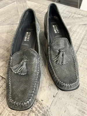 Женские мокасины с кисточками Stuart Weitzman серые с блочным каблуком. Размер 9,5 AA. Preppy - Изображение 1 из 4