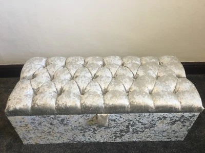 LARGE SILVER CRUSHED VELVET OTTOMAN, TOYS STORAGE FOOTSTOOL, BLANKET BOX - Image 1 of 4
