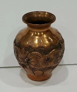 VINTAGE Hammered embossed COPPER VASE HANDMADE  - Picture 1 of 5