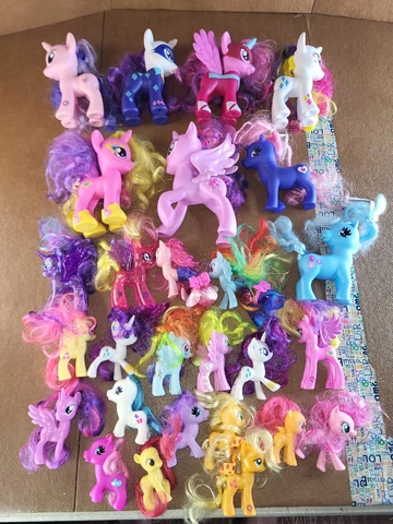 lot of 27 My little pony figures Cover