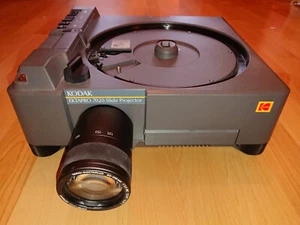 Kodak Ektapro 7020 Diaprojektor + Vario-Doctarlux MC 85-210/3.5 - Bild 1 von 5