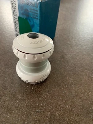 White 1 1/8” Alloy Threadless Bike headset sealed bearings - Image 1 of 2