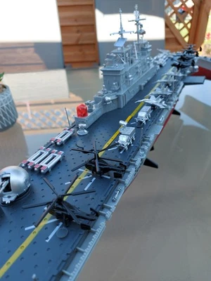 Ferngesteuertes Flugzeugträgerschiff USS Warp mit 2,4 GHz - Bild 1 von 4