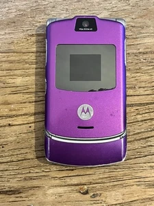 Motorola RAZR V3 Retro Flip Phone - Picture 1 of 5