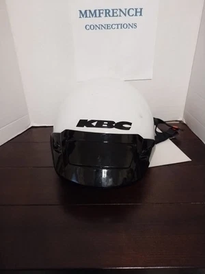  Motorcycle Helmet Dot 401 KBC Size Medium (57-58cm) - Image 1 of 4