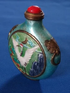 Botella de tabaco china de colección esmaltada sobre latón grulla blanca para leones paisaje - Imagen 1 de 10