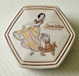 Disney Biancaneve e i sette nani 2007 portagioie ceramica 70° ANNIV 8437 - Foto 1 di 9