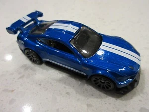 Ford Mustang 2018 Hot Wheels Custom '18 azul diseño exclusivo coche de carreras de juguete - Imagen 1 de 7