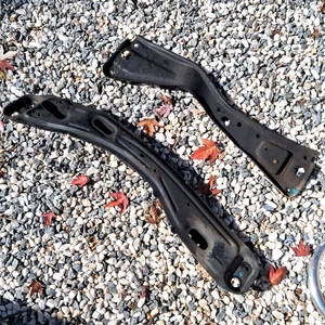1987-1988 Toyota Camry Front Crossmember/K-Frame 2WD OEM Front Suspension 2 PCS - Picture 1 of 14