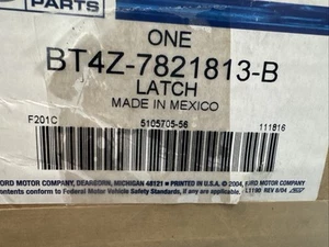 Genuine Ford Latch BT4Z-7821813-B (F4) - Foto 1 di 1