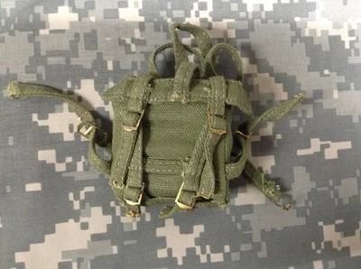 Винтажный солдатский зеленый толстый плетеный полевой рюкзак GI Joe 1964 Hasbro с этикеткой - EX - Изображение 1 из 4