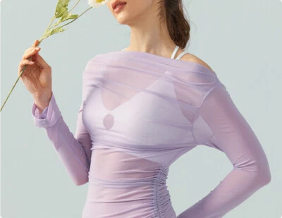 Blusa de yoga retro manga larga de malla transparente con cuello de barco manga acampanada Foto 1 de 4