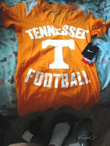 NWT NIKE TENNESSEE VOLUNTEERS FOOTBALL WOMENS V NECK S/S T SHIRT ORANGE SMALL - Picture 1 of 1