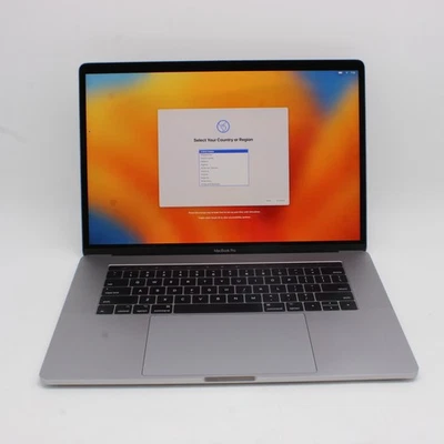 Apple MacBook Pro 2017 15.4" i7-7920HQ 512GB SSD 16GB DDR3 Radeon Pro 560 A1707 Foto 1 de 4