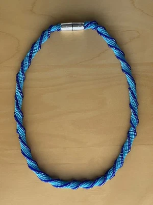 💥 schöne Halskette / Perlenkette / Modeschmuck / blau / Magnet / Handarbeit 💥 - Bild 1 von 4