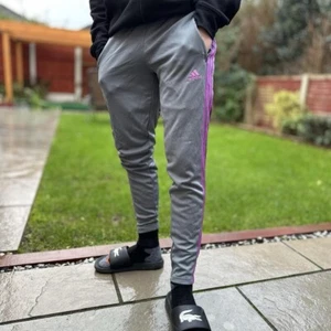 Adidas Grey Joggers Girl's Size 12-14y Sports Bottoms Running Jogging Bottoms - Picture 1 of 4