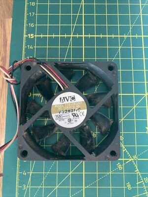 Ventilateur AVC F7015B12UY 70mm DC 12V / 0.4A 3-Pin (V30) - Photo 1/4