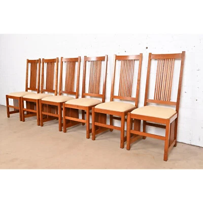 Sillas de comedor Stickley Mission Arts & Crafts de madera de cerezo con respaldo alto Foto 1 de 4