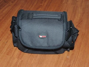 Genuine Focus  Camera Camcorder Case Travel Bag 8" x 6" x 5" - Picture 1 of 2