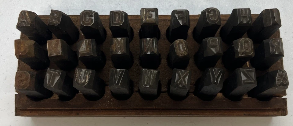Estampillas de acero con letras de 3/8" marca Matthew’s of Pittsburgh alfabeto completo + y Foto 1 de 4