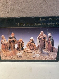 Vintage Krippe 11-teilig handbemalte Porzellanfiguren - Bild 1 von 5