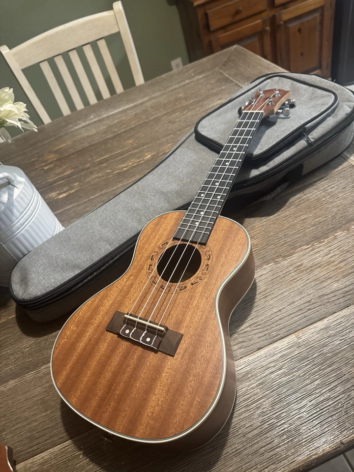 Ukulele Left Handed With Gig Bag - Image 1 of 1