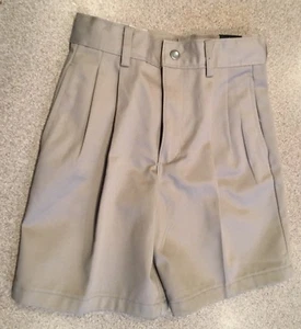 IZOD Boys Size 6 Regular Khaki Pleated Shorts - Zipper & Button Adjustable waist - Picture 1 of 3