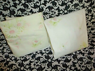 VINTAGE SPRINGMAID FRESH DAISIES PINK & GREEN FLORAL (2PC) TWIN SHEET SET - Image 1 of 4